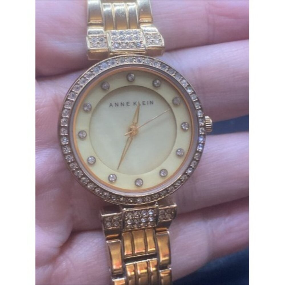 Anne Klein Women Watch Round Dial 26mm Crystals Gold Tone New Battery Runs LOOK - Picture 13 of 14